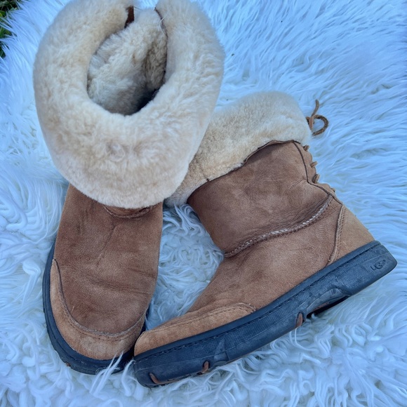 UGG Short Boots Chestnut Color with DrawString & Beads - Picture 5 of 7